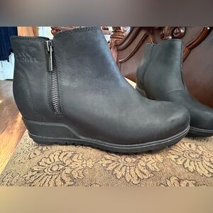 Sorel wedge boots